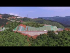 Prachtige landschappen met prachtige vangrails om de veiligheid van uw leven en bezittingen te waarborgen