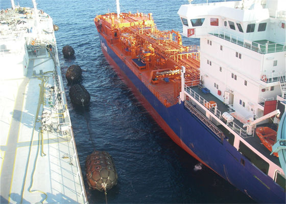 Kwaliteit Het Schip van het dokstootkussen - - verscheept Pneumatisch Rubberstootkussen 50kpa 80kpa 3300x6500m fabriek