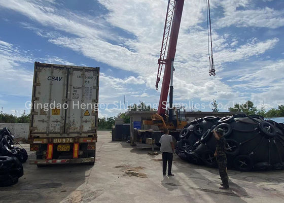 Kwaliteit Boten Opblaasbare rubberen spatborden met rubberen ballen fabriek