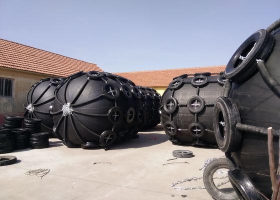 Kwaliteit 0.7*1.5~1.0*1.5 het rubber Melkachtige Witte Schip Gray Durable Marine Fenders van STS STD 50KP fabriek