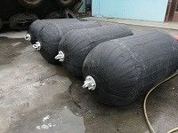 Kwaliteit Sling Type Pneumatische Fender Beschermende Apparatuur Rubber Dock Fender fabriek