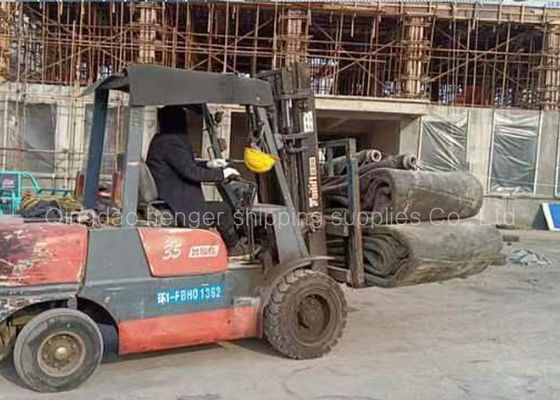 Kwaliteit DNV-Certificaat 1.8x12m Pneumatische Marine Rubber Airbags For Ship-Lancering fabriek