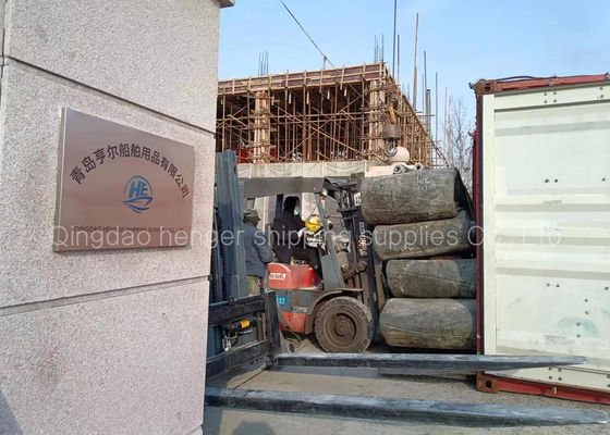 Kwaliteit DNV-Certificaat 1.8x12m Pneumatische Marine Rubber Airbags For Ship-Lancering fabriek