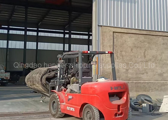 Kwaliteit DNV-Certificaat 1.8x12m Pneumatische Marine Rubber Airbags For Ship-Lancering fabriek