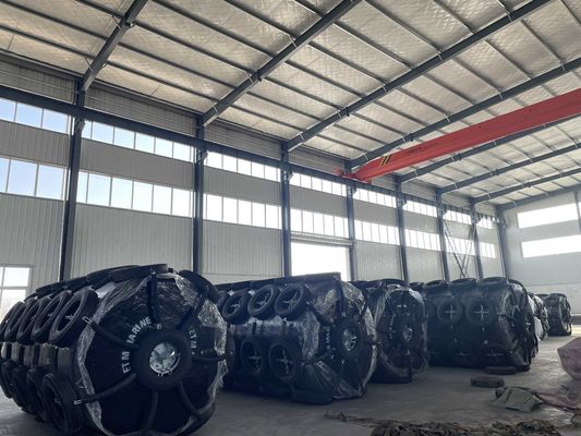 Kwaliteit 2X4m Schuim Gevuld Stootkussen met Kettings Netto 70kg/M Dichtheid ³ 19mm Polyurea-Dikte fabriek