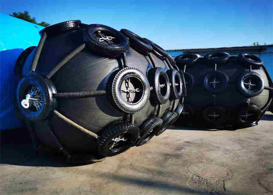 Kwaliteit Hull beschermt Pneumatische RubberdieStootkussens aan Pier Or Suspended From Hull worden vastgelegd fabriek