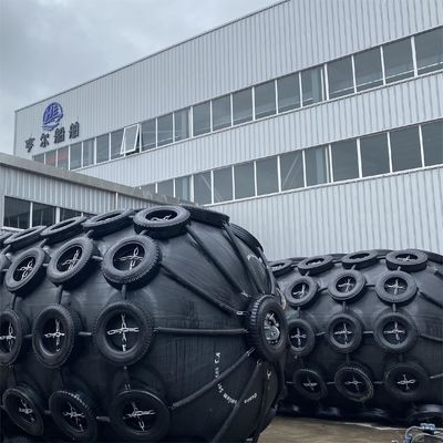 Kwaliteit Two-year Warranty Pneumatic Rubber Fender 2.5*5.5M For Vessel Berthing fabriek