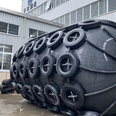 Kwaliteit Three-Year Warranty Pneumatic Rubber Fender 2.0*4.5M For Dock Anti-Collision fabriek