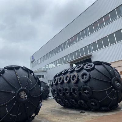 Kwaliteit Two-year Warranty Pneumatic Rubber Fender 2.5*5.5M For Vessel Berthing fabriek