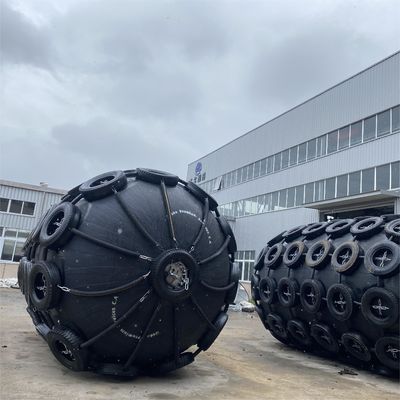 Kwaliteit Two-year Warranty Pneumatic Rubber Fender 2.5*5.5M For Vessel Berthing fabriek