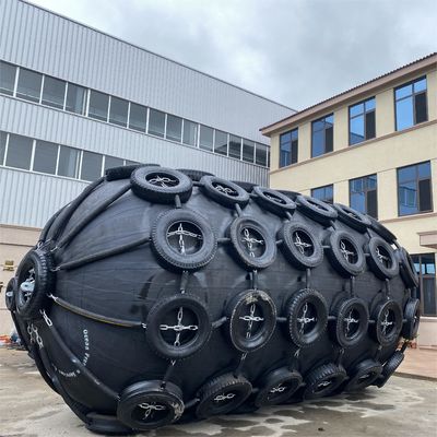 Kwaliteit Pneumatische rubberfender 50/80kPa, zwart met gele strepen voor de veiligheid op zee fabriek