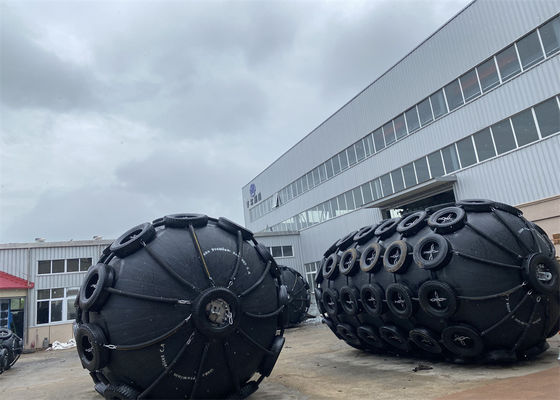 Kwaliteit 50Kpa 3.3*6.5M Yokohama-type pneumatische rubberfender met ketenband fabriek