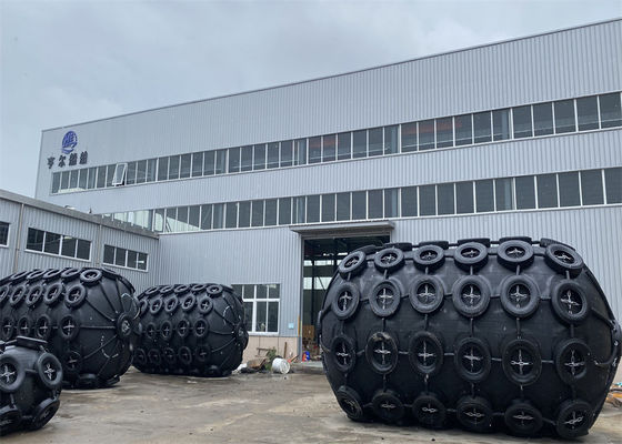 Kwaliteit 50Kpa 3.3*6.5M Yokohama-type pneumatische rubberfender met ketenband fabriek
