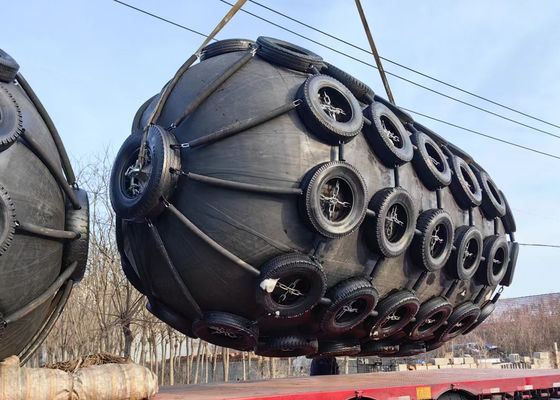 Kwaliteit 6 to 12 Years Design Life Pneumatic Marine Fender with 50kPa/80kPa Working Pressure for Ship-to-ship and Ship-to-dock Protection fabriek