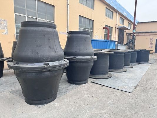 Kwaliteit 1.5KN-M - 276.4KN-M Energie Absorptie Marine Rubber Fender Grootte Op maat fabriek