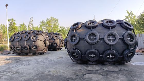 Kwaliteit Corrosie- en slijtagebestendige SS-rubber marine fender fabriek