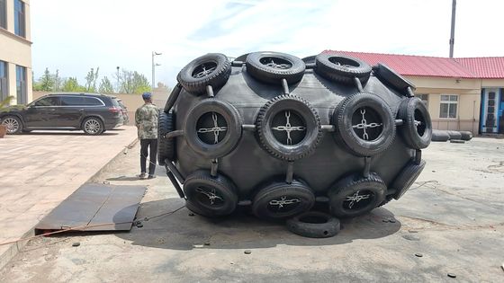 Kwaliteit Op Maat Gemaakte Yokohama Pneumatische Stootwillen voor Boten van Rubber fabriek
