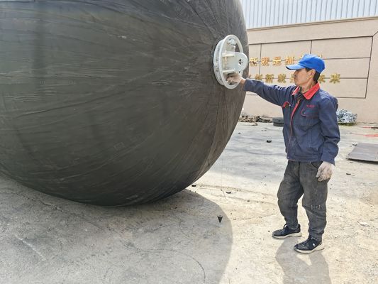 Kwaliteit Maritieme drijvende fender Yokohama Type Pneumatische natuurrubber zwarte fender fabriek