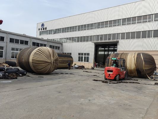 Kwaliteit 50Kpa 80Kpa Yokohama opblaasbare marine rubber fenders STS STD Marine Dolphin fabriek