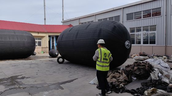 Kwaliteit ISO 17357-2014 Marine Fender Yokohama Type Pneumatische rubber fender fabriek