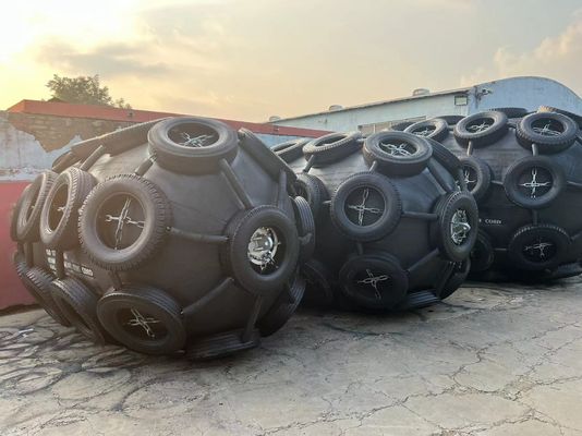 Kwaliteit Goede kwaliteit STS 50Kpa Zwarte pneumatische rubber fender Yokohama type fender fabriek
