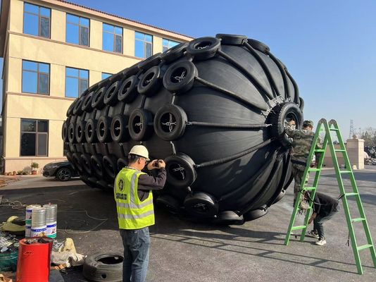 Kwaliteit Performance Zwarte cilinder pneumatische scheepsfenders fabriek