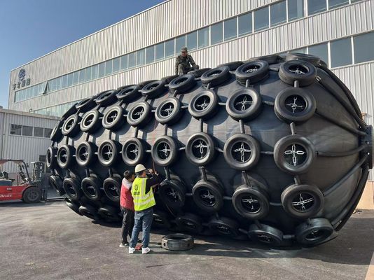 Kwaliteit Zware 50Kpa zwarte rubber fender fabriek