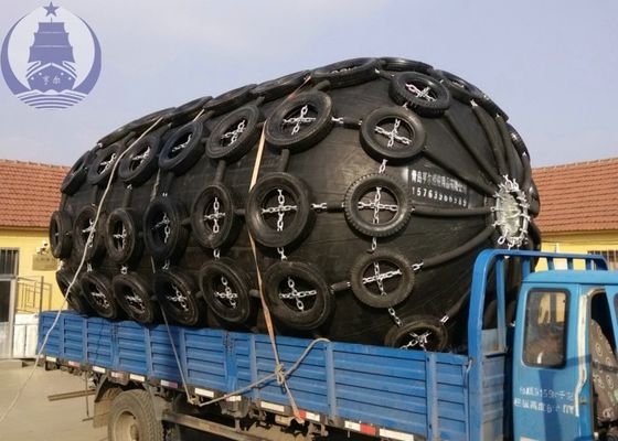 Kwaliteit Kracht van de het Stootkussen Zachte Reactie van de bootbescherming de Pneumatische Rubber met Netto Ketting fabriek