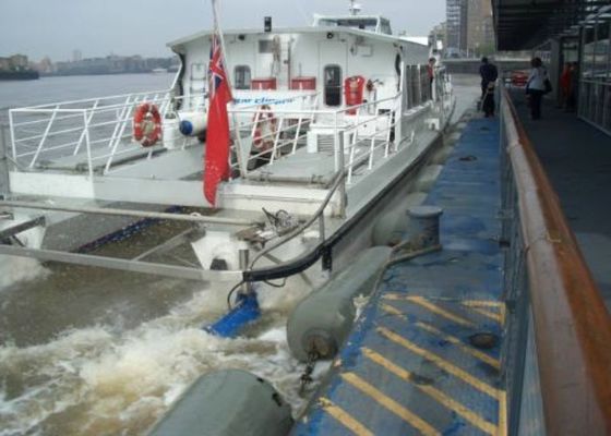 Kwaliteit Van het Stootkusseneva van het polyurethaanjacht het Schuim Gevulde Mariene Drijvende Stootkussen met Ketting fabriek