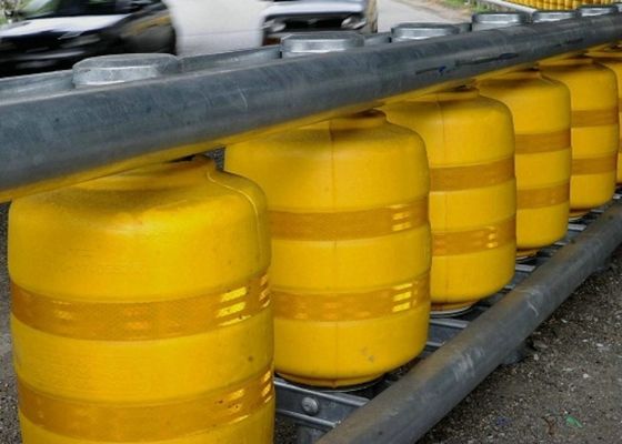 Kwaliteit Pu-Schuim/van de de Verkeersveiligheidsrol van EVA Van de de Barrièreweg de Rolbarrière voor Gemakkelijk ongelukken krijgende Wegen fabriek