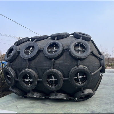 Kwaliteit 0.5*1m-4.8*12m Pneumatische rubber fender voor offshore fabriek