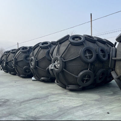 Kwaliteit ISO 17357 Certified Natural Rubber Pneumatic Fender with 50Kpa Working Pressure for Marine Safety fabriek