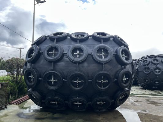 Kwaliteit Kettingbandnet 50Kpa 80Kpa Rubberen stootkussen Ideaal voor commerciële scheepvaart en aanlegfaciliteiten die impactdemping bieden fabriek