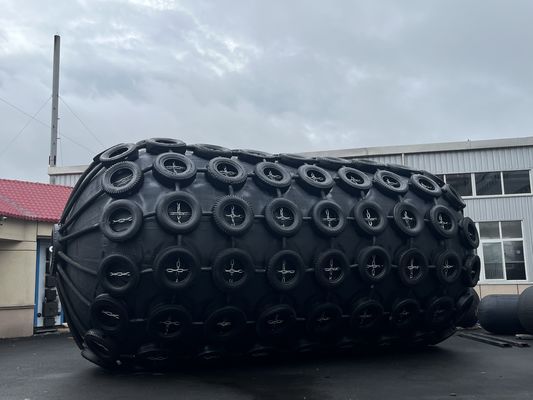 Kwaliteit Scheepsboot Berging Dock Drijvende opblaasbare fender met behulp van keten en PP touw Installatie methode om de doking impact bescherming te bieden fabriek