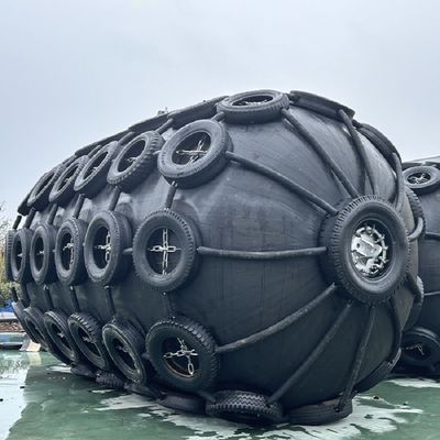 Kwaliteit ISO 17357 Certified Natural Rubber Pneumatic Fender with 50Kpa Working Pressure for Marine Safety fabriek