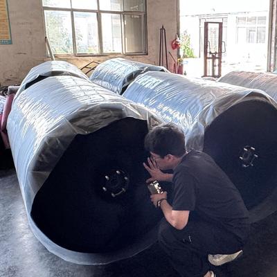 Kwaliteit High Elasticity Anti-Leakage Aging Resistance Foam Filled Fender EVA Solid Fender Customized for Marine Applications fabriek