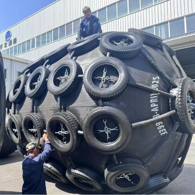 Kwaliteit CCS/BV/LR/DNV Certified High-Quality Black Pneumatic Rubber Fender – Ideal for STS/STD Marine Operations fabriek