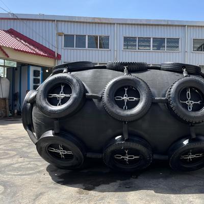 Kwaliteit Gepersonaliseerde pneumatische rubberfender met ISO17357-naleving en 50kpa & 80kpa drukopties fabriek