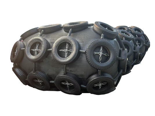 Kwaliteit Natuurrubber Pneumatische Rubberen Stootwillen Anti-botsing Type Rolbescherming voor het waarborgen van de impactbescherming op zee en 2 Perioden fabriek