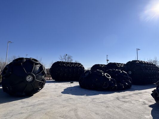 Kwaliteit Customized ISO17357 Pneumatic Rubber Fender 0.3-4.8 M for Marine Applications fabriek