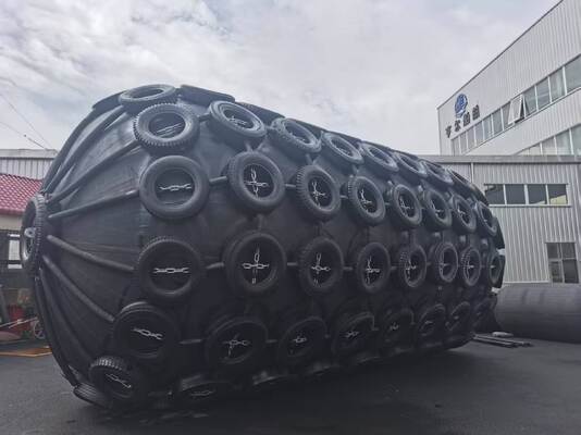 Kwaliteit Pneumatische Rubberen Fender met Reflecterende Veiligheidsstrip voor Zichtbaarheid 's Nachts en 50kpa & 80kpa Druk met 24 Maanden Garantie fabriek