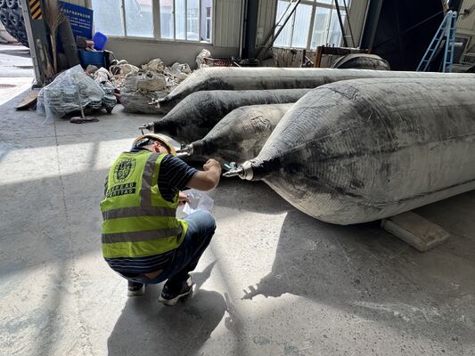 Kwaliteit Anti Corrosion Marine Rubber Airbag for Long Term Saltwater Service with 0.8-3 M Diameter fabriek