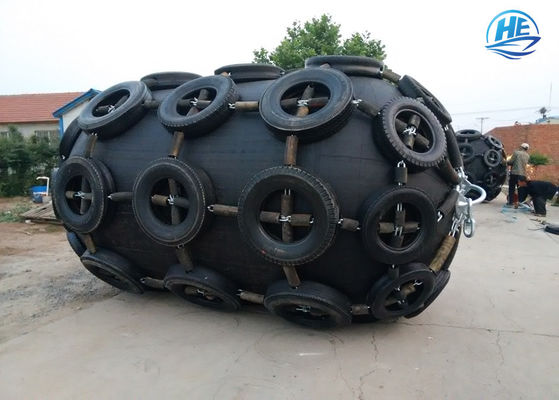Kwaliteit ISO 17357 Voldoende hoge elasticiteit natuurlijke rubber pneumatische rubber fender voor gebruik tegen botsingen in de haven fabriek