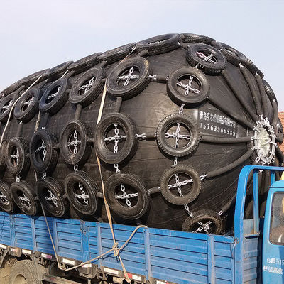 Kwaliteit Het rubber Pneumatische Mariene Stootkussen van de de Defensieboot van het Stootkussendok met Band aan Schipmeertros/legt vast fabriek