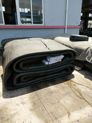 Kwaliteit ISO 17357 het Standaard Op zwaar werk berekende Opblaasbare Rubberluchtkussen van D1.8m*L20m voor Boot fabriek