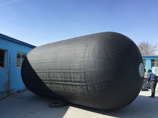 Kwaliteit D Type Stootkussen van het de Boten het Rubberdok van Marine Pneumatic Rubber Fender For fabriek