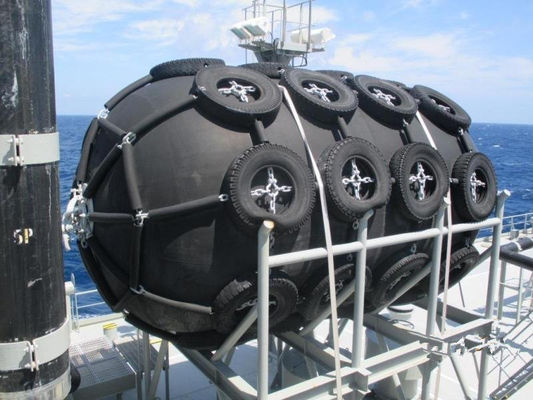 Kwaliteit Het Stootkussen2000x4000mtr 50kpa Pnuematic marien Stootkussen van het band Netto Rubberdok fabriek