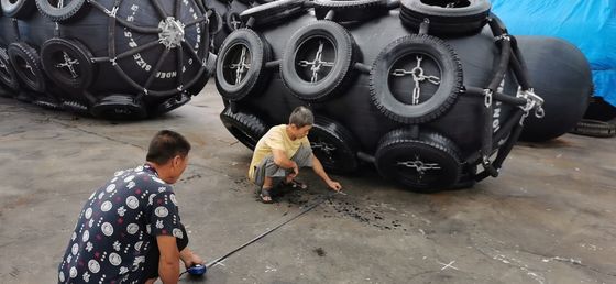 Kwaliteit Boot Pneumatische Rubberstootkussens met Band en Ketting fabriek