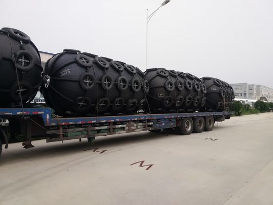 Kwaliteit Kabelnetten die Pneumatisch Rubber het Type van Stootkussens Pneumatisch Marine Fender D Stootkussen drijven fabriek
