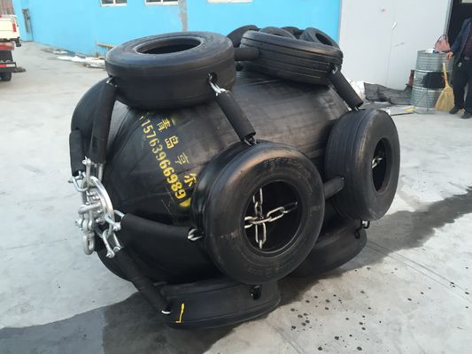 Kwaliteit De rubbermat with rope net pneumatic-Pneumatische Rubberstootkussens van het Bootstootkussen fabriek